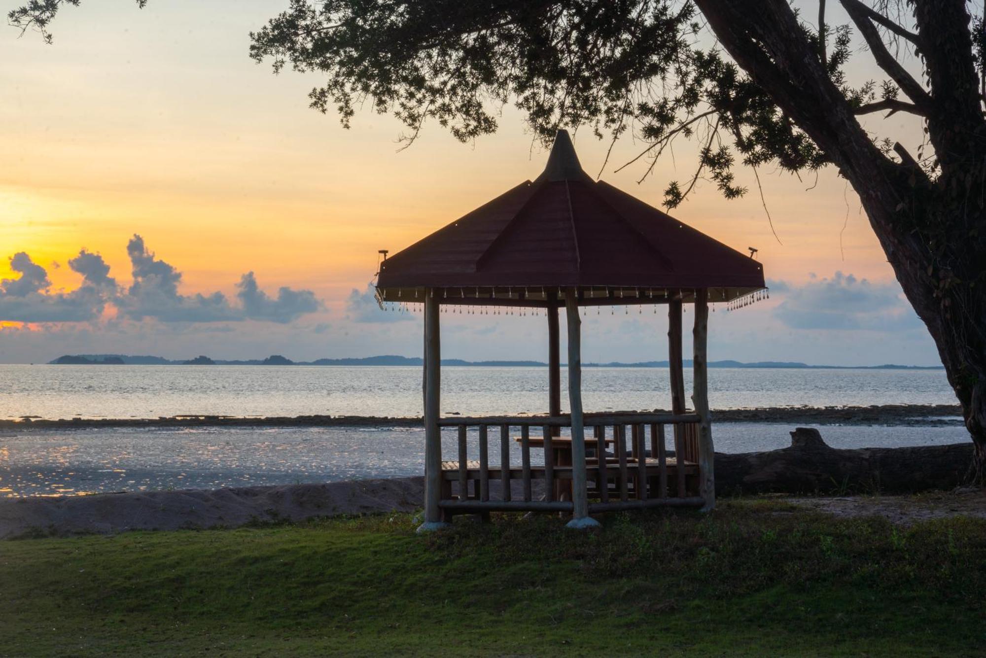 Kepri Coral Resort Galang Island Экстерьер фото