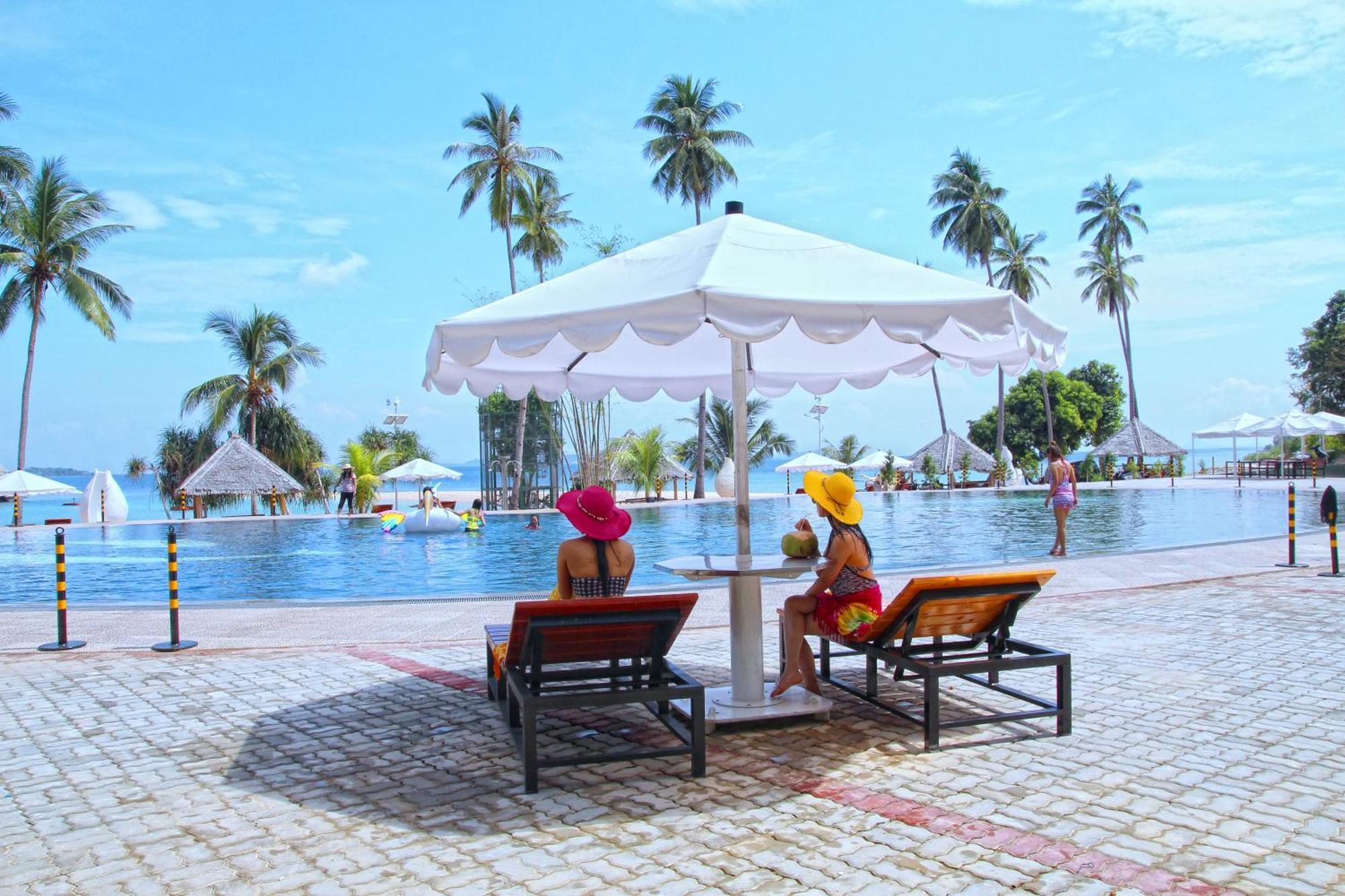 Kepri Coral Resort Galang Island Экстерьер фото